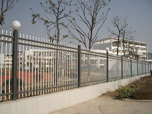 學(xué)校鋅鋼護(hù)欄